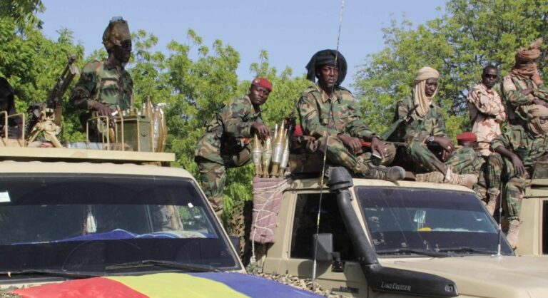 Image représentant des hommes armés au Tchad